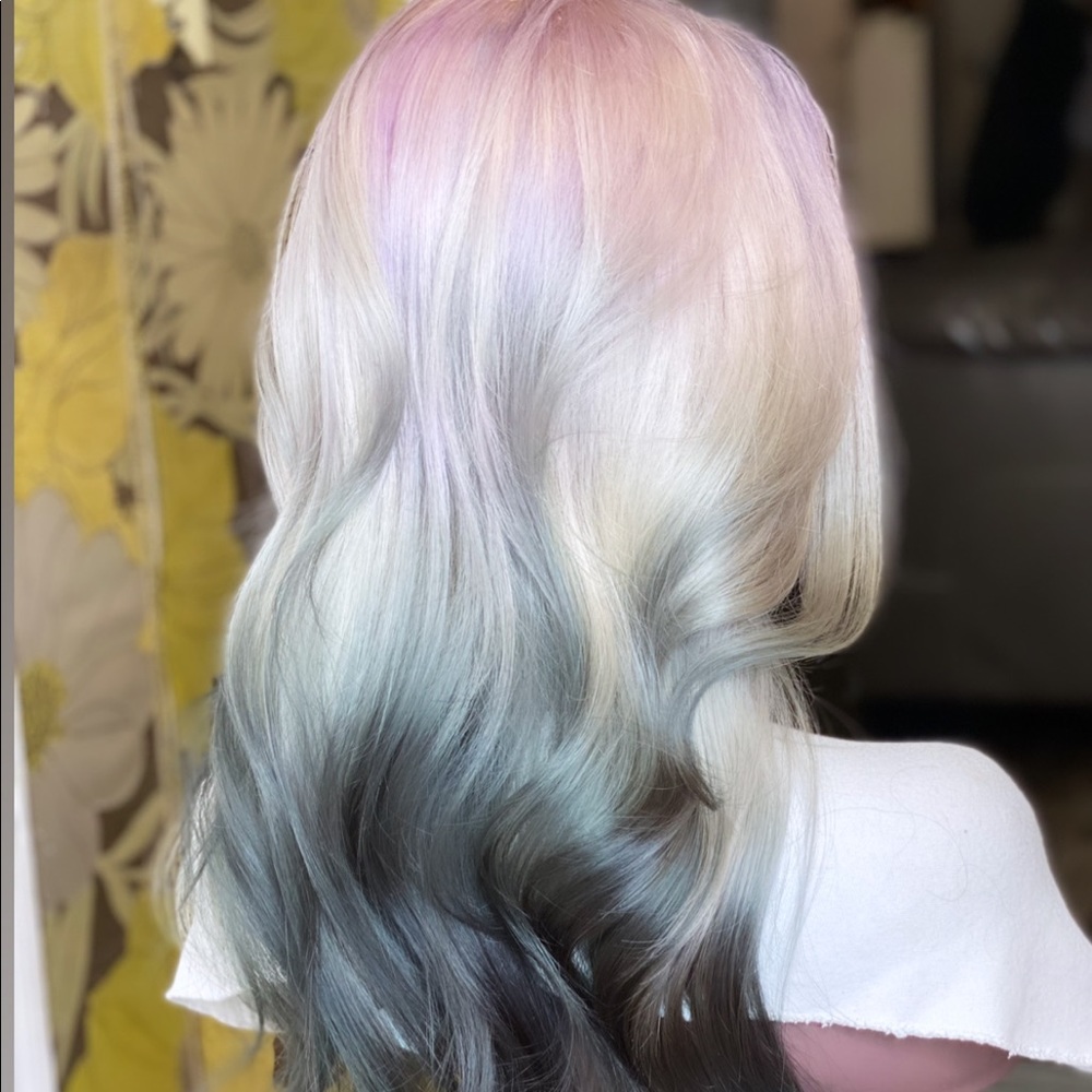 Wig - Picture 4 of 5